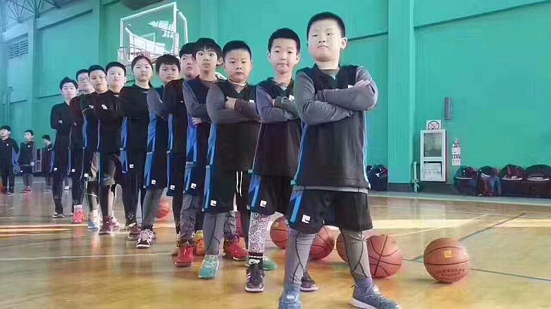 活动-动因体育羽毛球️篮球体验课