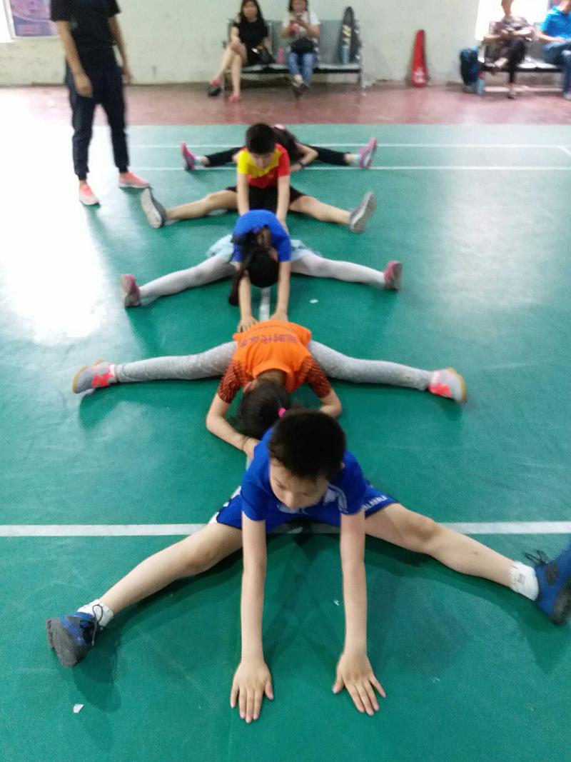 活动-让孩子在繁忙的学业中抽一点时间出来锻炼么，羽毛球篮球试听课可以约了！