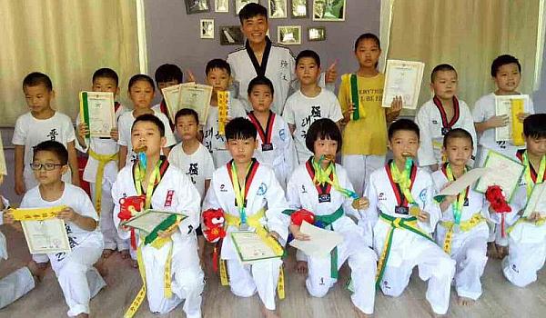 晋武跆拳道0元免费学啦，只要买套道服即可免费学四节课