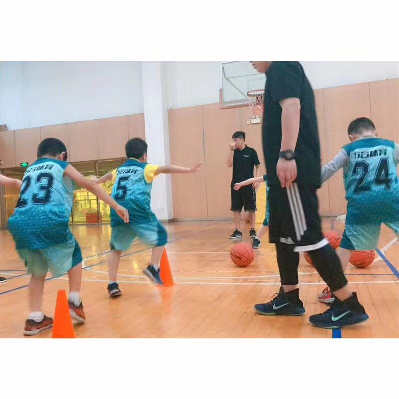 活动-北京万合体育青少年篮球羽毛球培训班