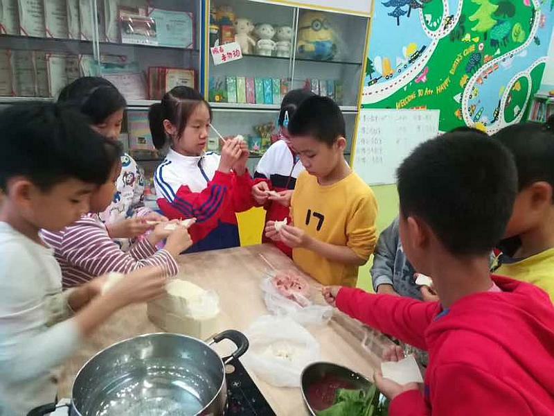 活动-爱多分教育（快乐魔方作文）周末体验课报名活动