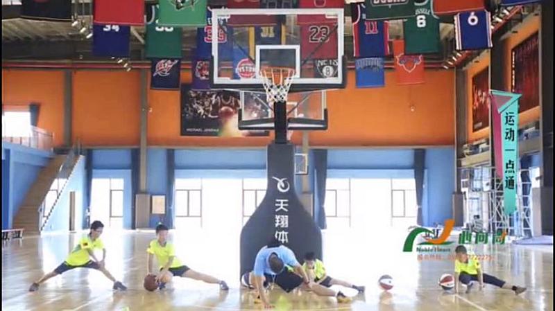 活动-心向尚天翔校区篮球体验课