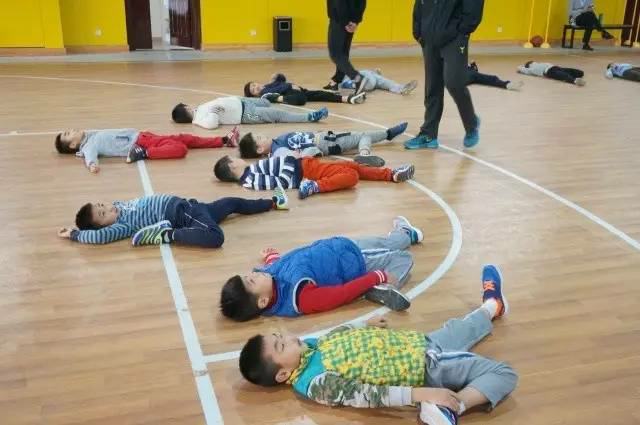 活动-昕兰青少年篮球营暑假班开课通知