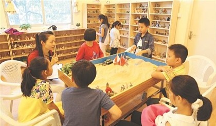 小学1-3年级阶段团体沙盘游戏成长小组招募中（每周日下午4:00-5:30）