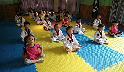 泗洪风尚国际健身会所内长期开设跆拳道班